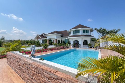 Maison à Hua Hin, Thaïlande 4 chambres № 172801