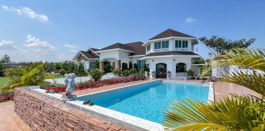 Maison à Hua Hin, Thaïlande 4 chambres № 172801