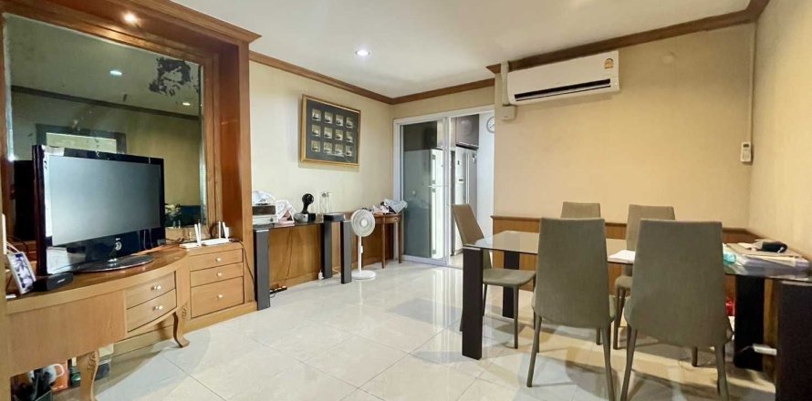 Кондоминиум с 4 спальнями в Бангне, Бангкок, Таиланд № 173173