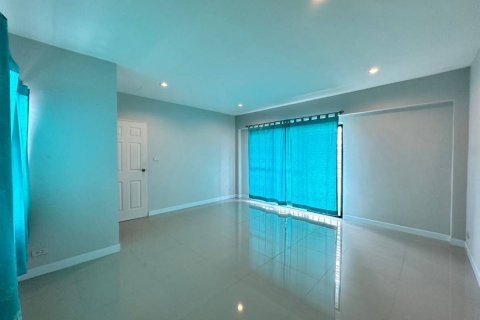 Townhouse in Bueng Kum, Bangkok, Thailand 3 bedrooms № 173174 - photo 3