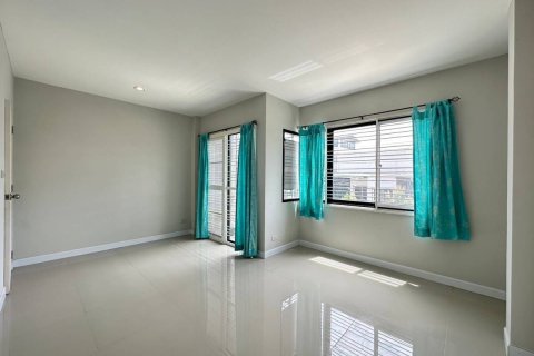 Townhouse in Bueng Kum, Bangkok, Thailand 3 bedrooms № 173174 - photo 4
