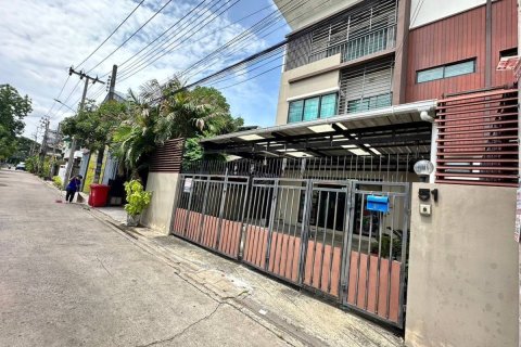 Townhouse in Bueng Kum, Bangkok, Thailand 3 bedrooms № 173174 - photo 9