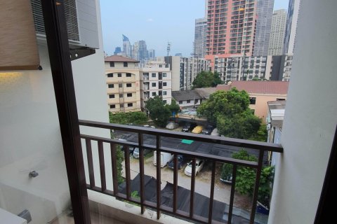 Studio in the Condo in Khlong Toei, Bangkok, Thailand  № 138731 - photo 12