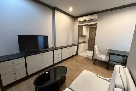 Studio in the Condo in Pathum Wan, Bangkok, Thailand  № 145978 - photo 27