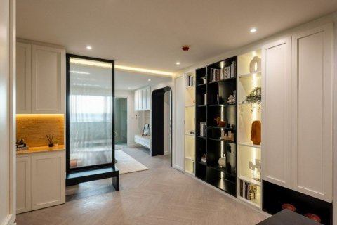 Condo in Bangkok, Thailand, 3 bedrooms  № 142972 - photo 6