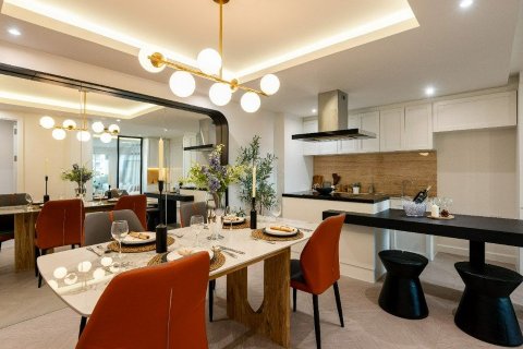 Condo in Bangkok, Thailand, 3 bedrooms  № 142972 - photo 8