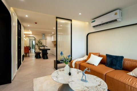 Condo in Bangkok, Thailand, 3 bedrooms  № 142972 - photo 1