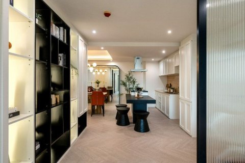 Condo in Bangkok, Thailand, 3 bedrooms  № 142972 - photo 9