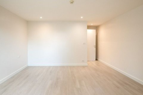 Condo in Bangkok, Thailand, 3 bedrooms  № 142972 - photo 13