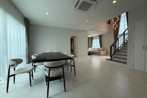 Дом в Бангне, Бангкок, Таиланд с 4 спальнями  № 142951 - фото 5