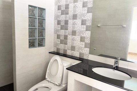 House in Chiang Mai, Thailand 4 bedrooms № 157940 - photo 20