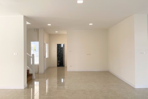 House in Chiang Mai, Thailand 4 bedrooms № 157940 - photo 4