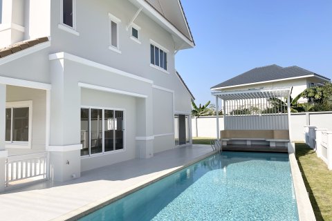 House in Chiang Mai, Thailand 4 bedrooms № 157940 - photo 10