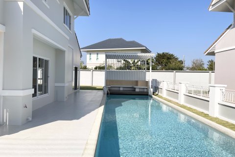 House in Chiang Mai, Thailand 4 bedrooms № 157940 - photo 8