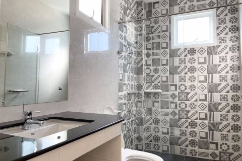 House in Chiang Mai, Thailand 4 bedrooms № 157940 - photo 13