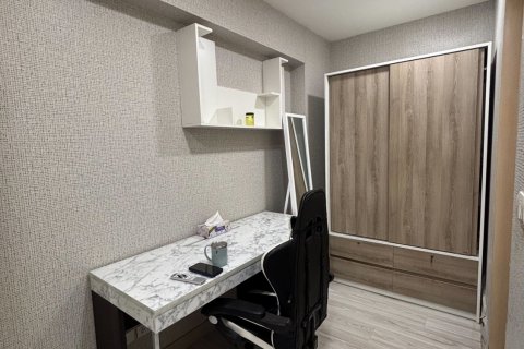 Studio dans le Condo à Huai Khwang, Bangkok, Thaïlande  № 135632 - photo 10