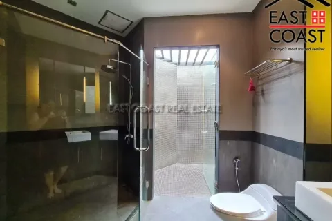 Casa de 4 dormitorios en Jomtien Beach, Pattaya, Tailandia № 212759 - foto 20
