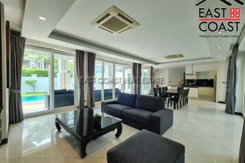 Casa de 4 dormitorios en Jomtien Beach, Pattaya, Tailandia № 212759 - foto 8