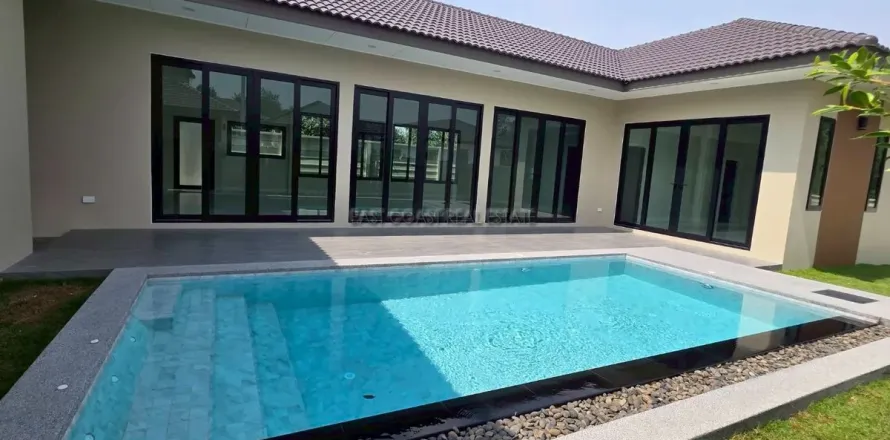 Casa de 3 dormitorios en Pattaya, Tailandia № 212765
