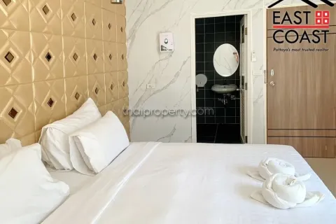 Casa de 7 dormitorios en Jomtien Beach, Pattaya, Tailandia № 212762 - foto 20