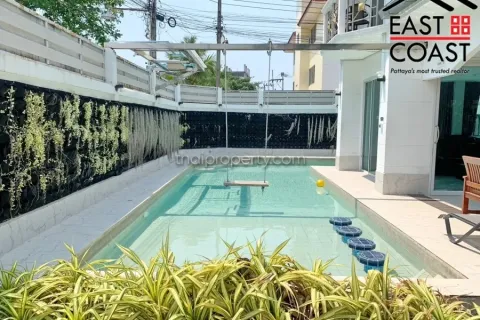 Casa de 7 dormitorios en Jomtien Beach, Pattaya, Tailandia № 212762 - foto 4