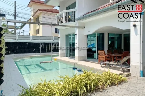 Casa de 7 dormitorios en Jomtien Beach, Pattaya, Tailandia № 212762 - foto 2