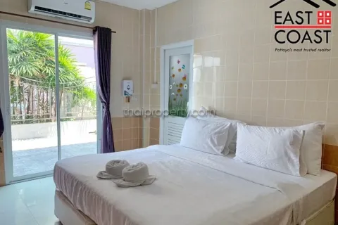 Casa de 7 dormitorios en Jomtien Beach, Pattaya, Tailandia № 212762 - foto 27