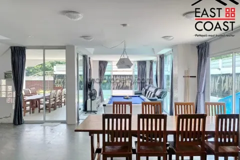 Casa de 7 dormitorios en Jomtien Beach, Pattaya, Tailandia № 212762 - foto 16