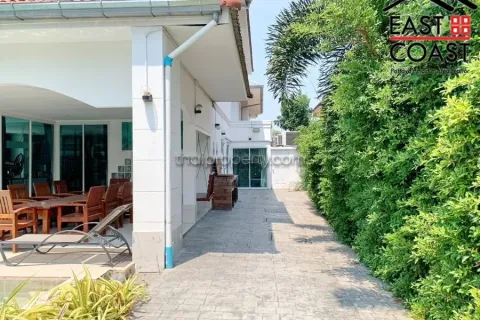 Casa de 7 dormitorios en Jomtien Beach, Pattaya, Tailandia № 212762 - foto 3