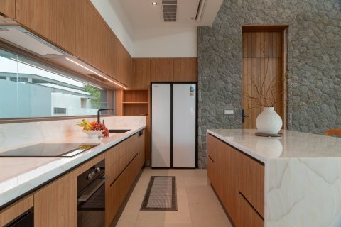 Villa in Phuket, Thailand 3 bedrooms № 170596 - photo 2