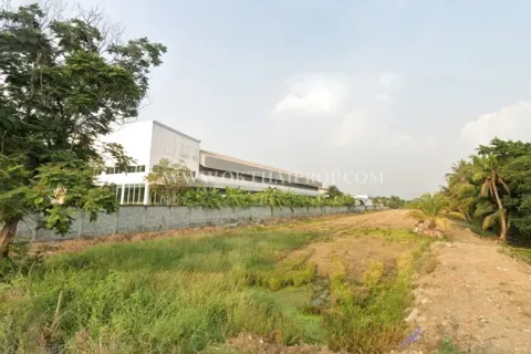 Land in Nakhon Pathom, Thailand 2556 sq.m. № 155167 - photo 4