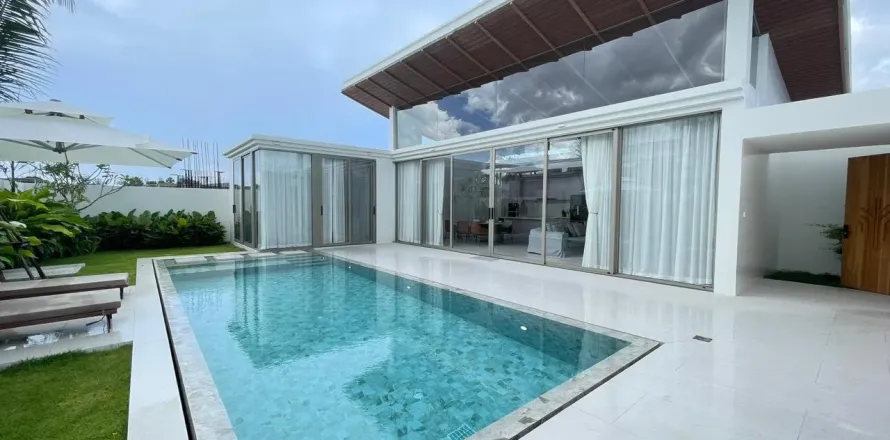 Villa in Phuket, Thailand 3 bedrooms № 155164