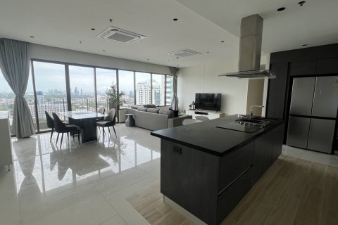 Condo in Khlong Toei, Bangkok, Thailand, 3 bedrooms № 201208 - photo 8
