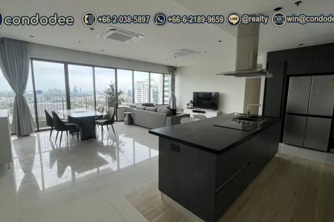 Condo in Khlong Toei, Bangkok, Thailand, 3 bedrooms № 201208 - photo 2