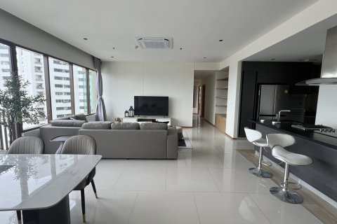 Condo in Khlong Toei, Bangkok, Thailand, 3 bedrooms № 201208 - photo 9