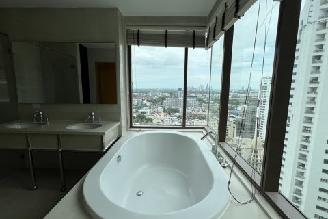Condo in Khlong Toei, Bangkok, Thailand, 3 bedrooms № 201208 - photo 13