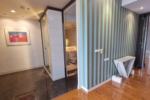 Condo à Khlong Toei, Bangkok, Thaïlande, 4 chambres № 201207 - photo 3