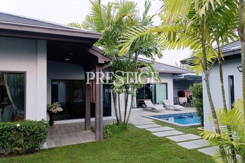 House in Pattaya, Thailand 3 bedrooms № 197770