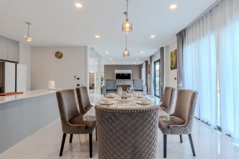 Villa in Phuket, Thailand 4 bedrooms № 153224 - photo 23