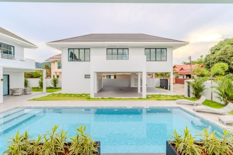 Villa in Phuket, Thailand 4 bedrooms № 153224 - photo 2