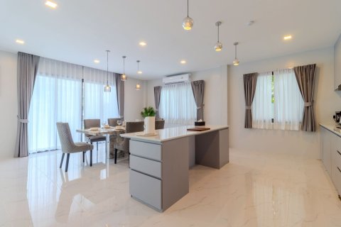 Villa in Phuket, Thailand 4 bedrooms № 153224 - photo 28