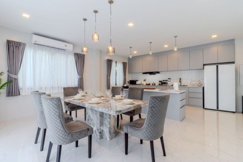 Villa in Phuket, Thailand 4 bedrooms № 153224 - photo 25