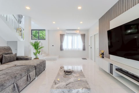 Villa in Phuket, Thailand 4 bedrooms № 153224 - photo 18