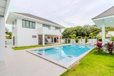 Villa in Phuket, Thailand 4 bedrooms № 153224 - photo 8