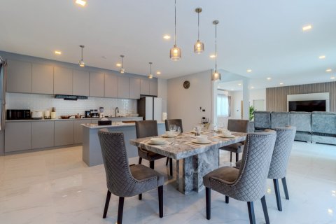 Villa in Phuket, Thailand 4 bedrooms № 153224 - photo 27