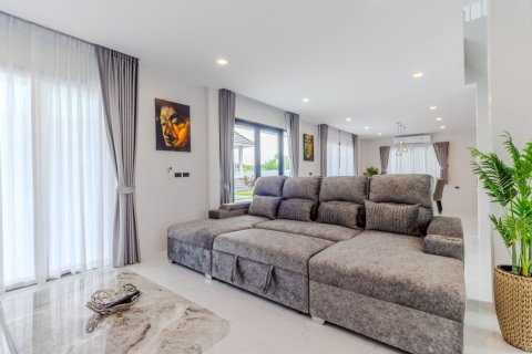 Villa in Phuket, Thailand 4 bedrooms № 153224 - photo 15