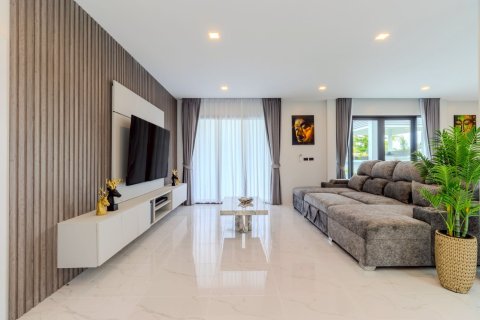Villa in Phuket, Thailand 4 bedrooms № 153224 - photo 17