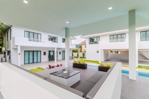 Villa in Phuket, Thailand 4 bedrooms № 153224 - photo 13