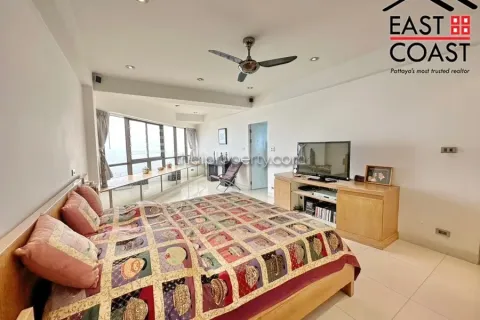 Condominio de 3 dormitorios en Jomtien Beach, Pattaya, Tailandia № 212385 - foto 18