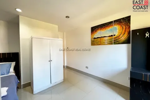 Casa de 5 dormitorios en Pattaya, Tailandia № 212382 - foto 8